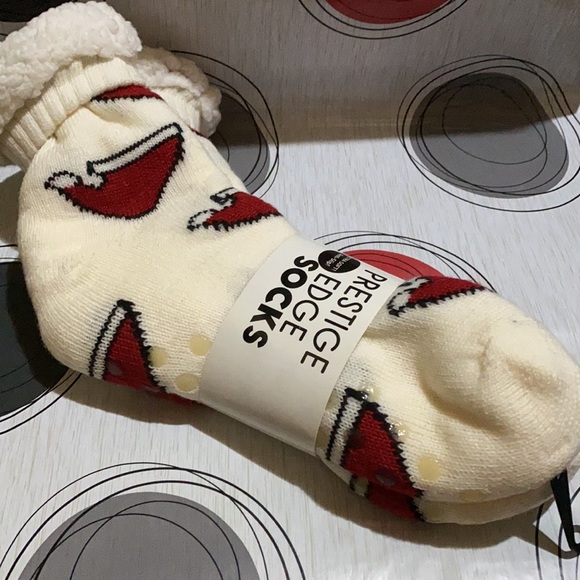 Prestige Edge Women’s Christmas ‘Santa Hat’ Non-Slip Sherpa Socks - Picture 5 of 16